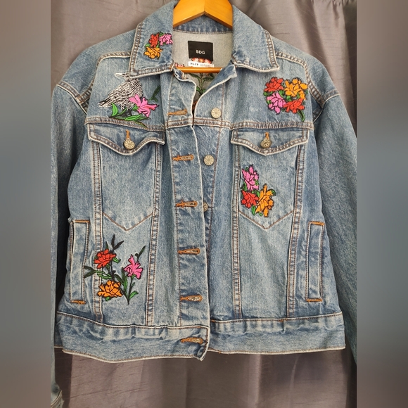 Urban Outfitters BDG Raven & Skull Embroidered Denim Jean Jacket XS S M Oversize - Picture 2 of 8